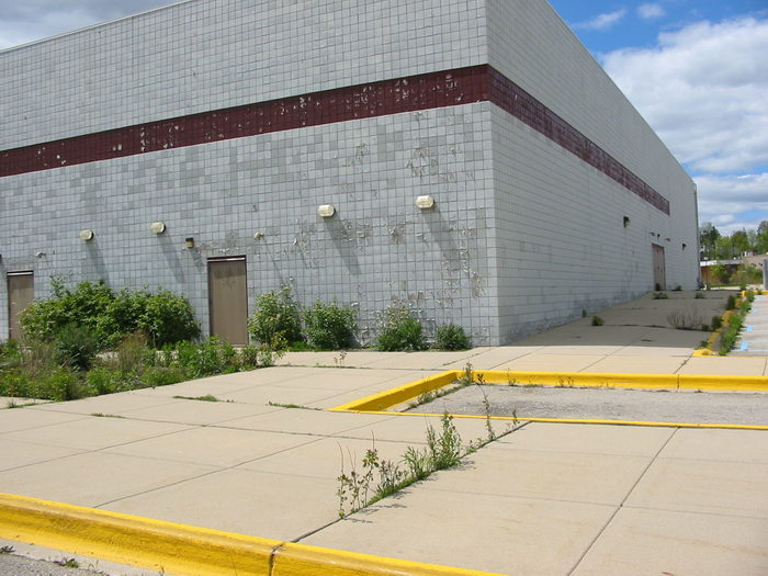 Super Cinemas - May 2002 (newer photo)